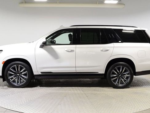 Used 2024 Cadillac Escalade Sport Platinum image 2