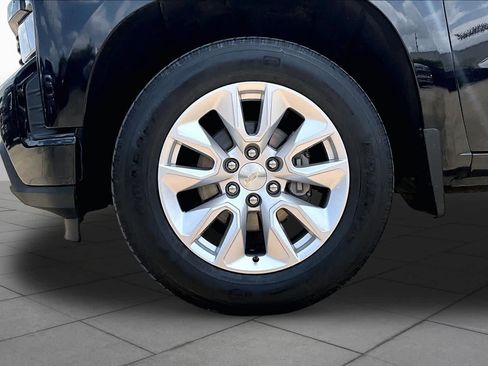 Used 2020 Chevrolet Silverado 1500 Custom w/ Infotainment Package RWD image 11