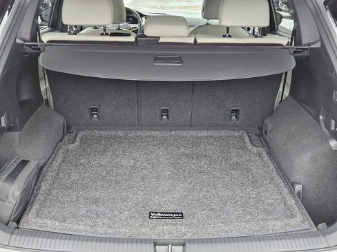 Used 2022 Volkswagen Tiguan SE R-Line image 31