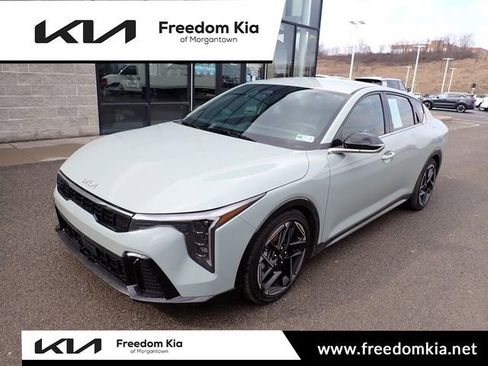 Certified 2025 Kia K4 GT-Line image 1