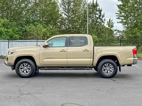 Used 2017 Toyota Tacoma SR5 w/ Tow Package AWD/4WD image 6