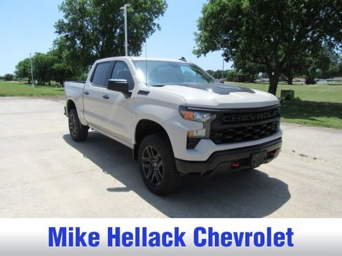 New 2026 Chevrolet Silverado 1500 Custom Trail Boss w/ LPO, Dark Essentials Package AWD/4WD image 1