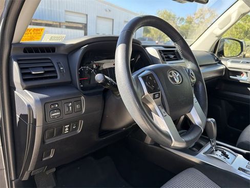 Used 2022 Toyota 4Runner SR5 image 10