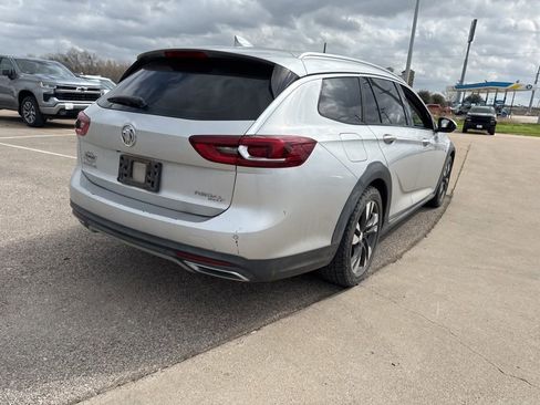 Used 2018 Buick Regal Preferred w/ Sights and Sounds Package image 5