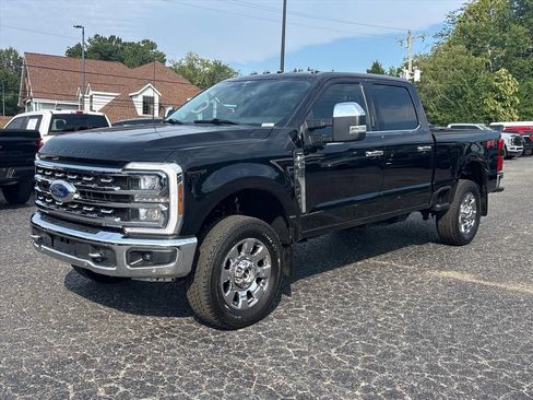 Used 2024 Ford F250 Lariat w/ Lariat Ultimate Package AWD/4WD image 3