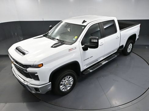 Used 2025 Chevrolet Silverado 2500 LT AWD/4WD image 61