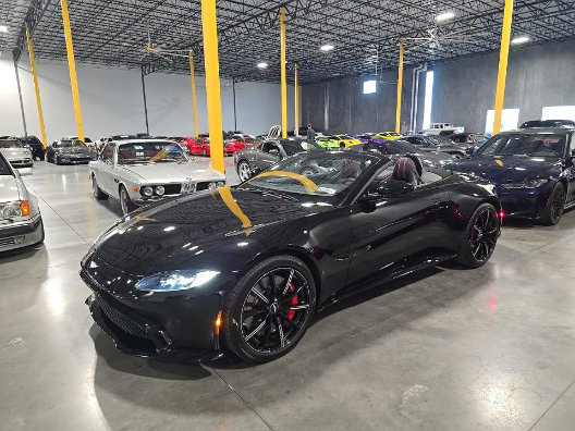 Used 2021 Aston Martin V8 Vantage Roadster RWD image 1
