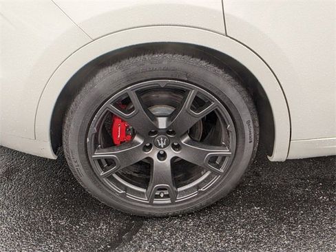 Used 2019 Maserati Levante S image 10