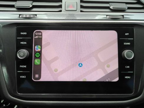 Used 2018 Volkswagen Tiguan SE w/ Panoramic Sunroof Package FWD image 44