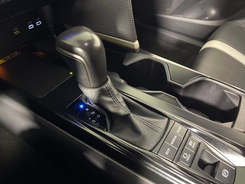 Used 2025 Toyota Camry SE FWD image 22