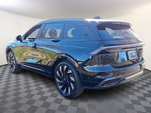 Used 2024 Lincoln Nautilus Reserve w/ Equipment Group 203A image 4