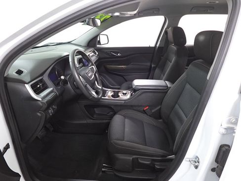 Used 2023 GMC Acadia SLE image 9