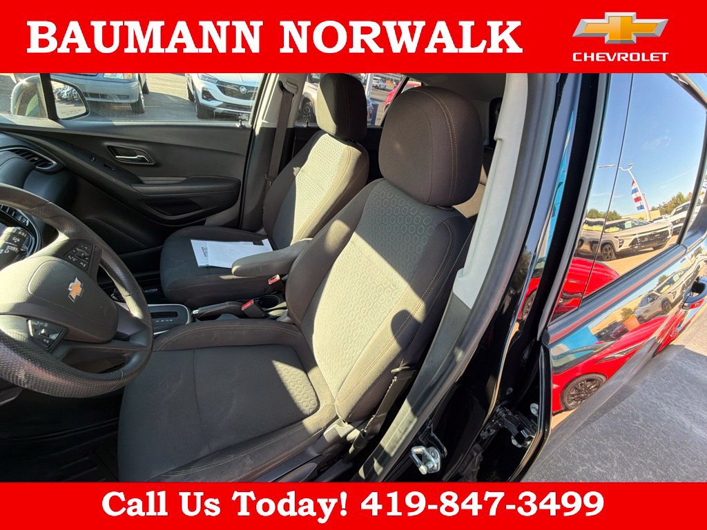 Used 2020 Chevrolet Trax LS w/ Tint and Cruise Package FWD image 14