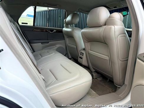Used 2001 Cadillac De Ville w/ Comfort/Convenience Pkg image 26