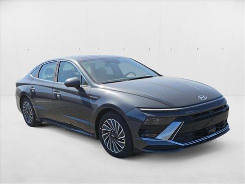 New 2025 Hyundai Sonata Limited image 7