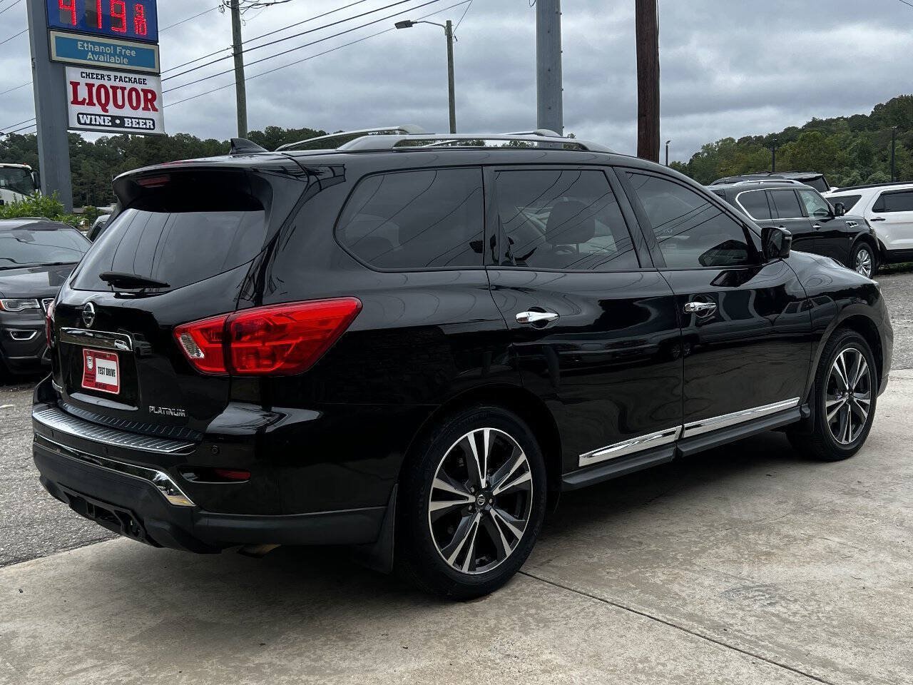 Used 2019 Nissan Pathfinder Platinum w/ Cargo Package FWD image 6