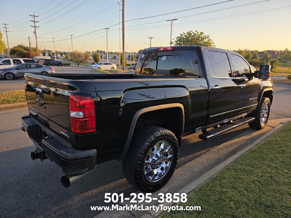 Used 2018 GMC Sierra 2500 Denali w/ Duramax Plus Package AWD/4WD image 4