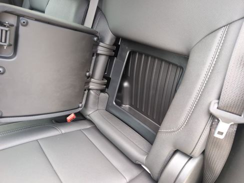 Used 2025 GMC Sierra 1500 SLT w/ SLT Premium Plus Package image 12