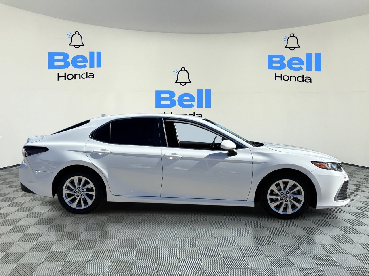 Used 2023 Toyota Camry LE FWD image 5
