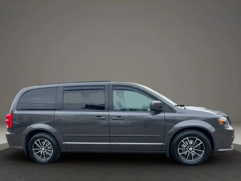 Used 2016 Dodge Grand Caravan R/T FWD image 4
