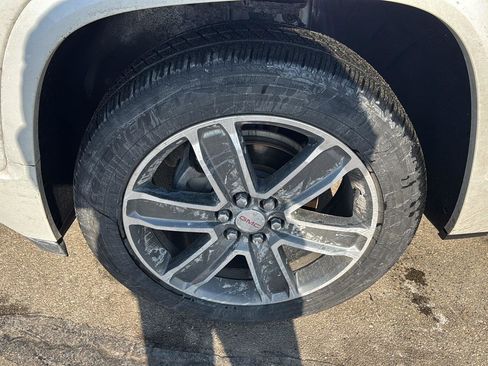 Used 2018 GMC Acadia Denali w/ Technology Package image 10