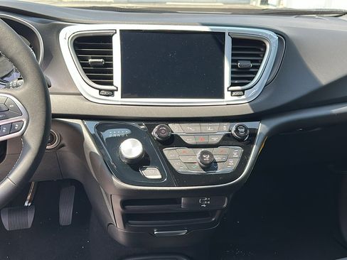 New 2026 Chrysler Voyager LX image 15