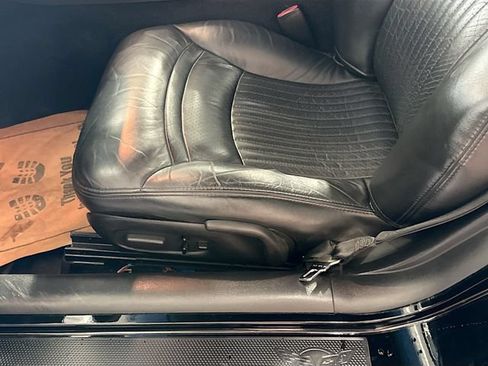 Used 2001 Chevrolet Corvette Convertible w/ Preferred Equipment Group2 RWD image 19
