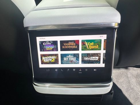 Used 2022 Tesla Model X image 60