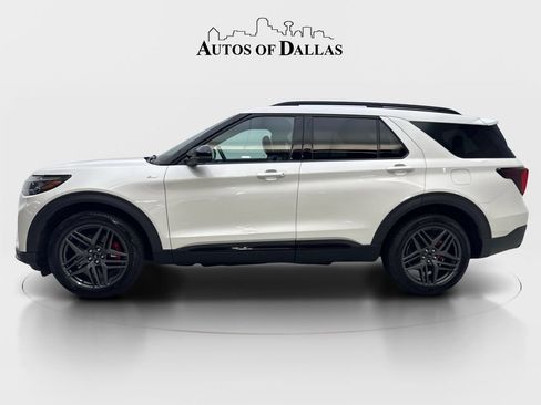Used 2025 Ford Explorer ST-Line w/ Premium Package AWD/4WD image 5