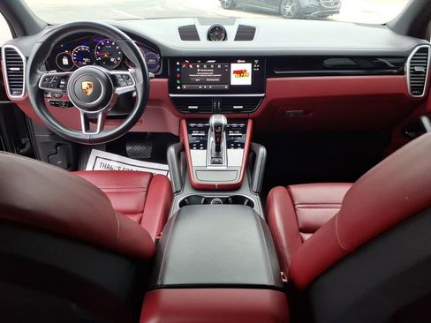 Used 2023 Porsche Cayenne AWD/4WD image 30