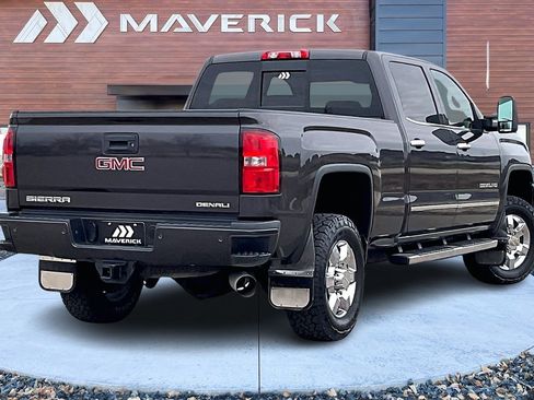 Used 2015 GMC Sierra 2500 Denali image 5
