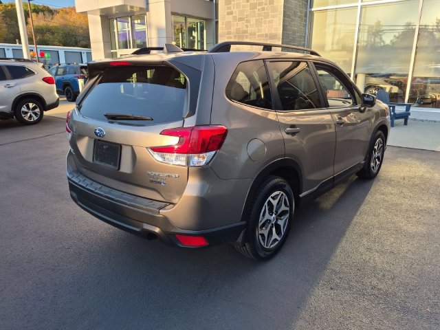 Used 2020 Subaru Forester Premium AWD/4WD image 2
