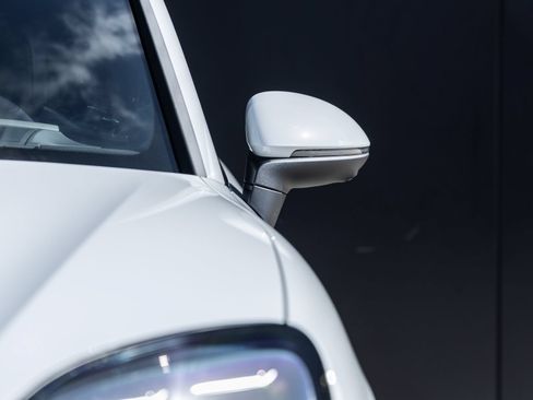 New 2026 Porsche Cayenne Coupe AWD/4WD image 19