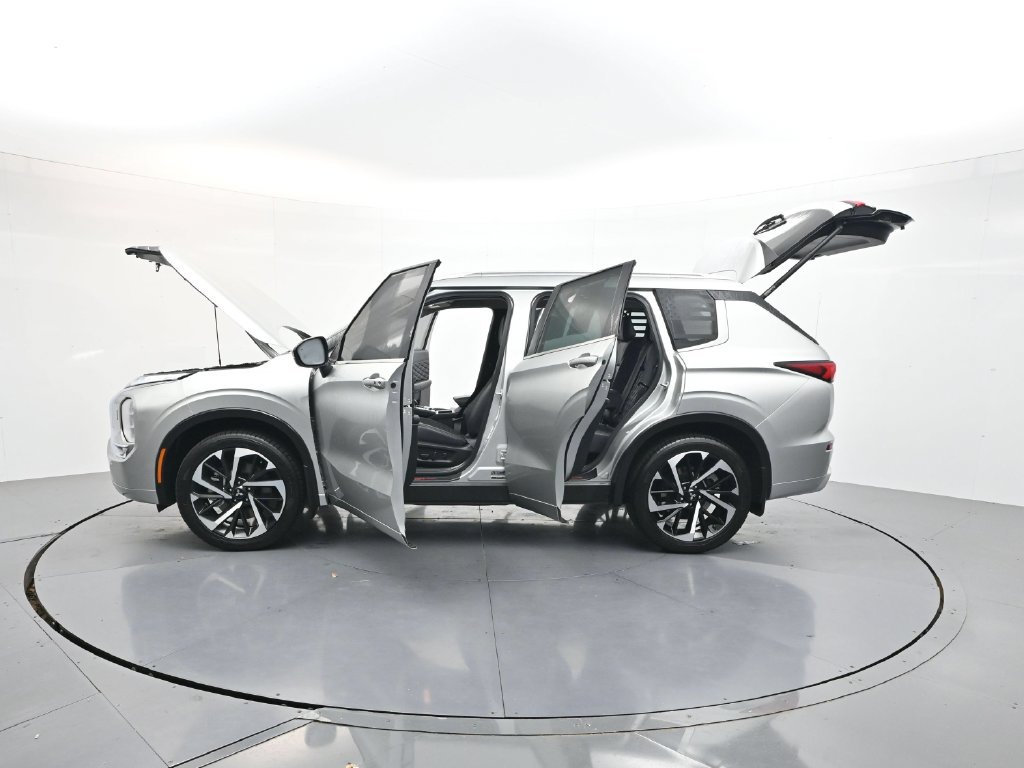 Used 2023 Mitsubishi Outlander SEL AWD/4WD image 35