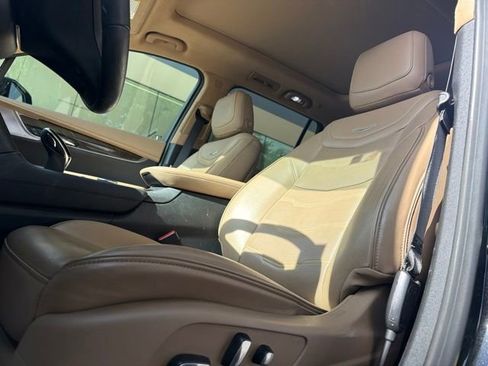 Used 2020 Cadillac XT6 Sport w/ Platinum Package AWD/4WD image 5