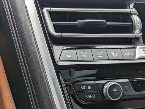 Used 2022 BMW 840i Convertible w/ Driving Assistance Package RWD image 31