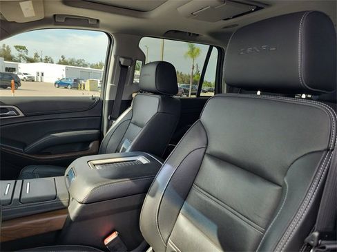 Used 2019 GMC Yukon Denali w/ Denali Ultimate Package image 17