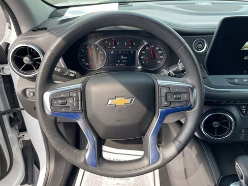 Used 2023 Chevrolet Blazer LT image 14