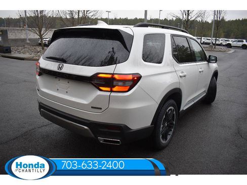 New 2026 Honda Pilot Touring image 7
