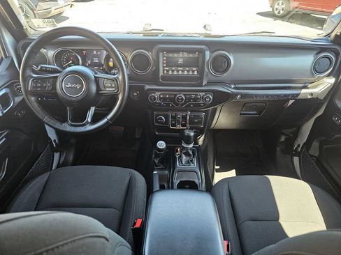 Used 2023 Jeep Wrangler Unlimited w/ Cold Weather Group AWD/4WD image 18