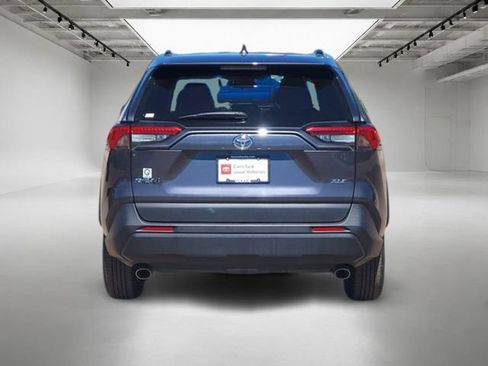 Used 2025 Toyota RAV4 XLE FWD image 5