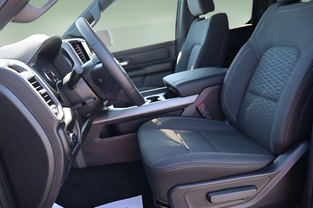 New 2026 RAM 1500 Express AWD/4WD image 11