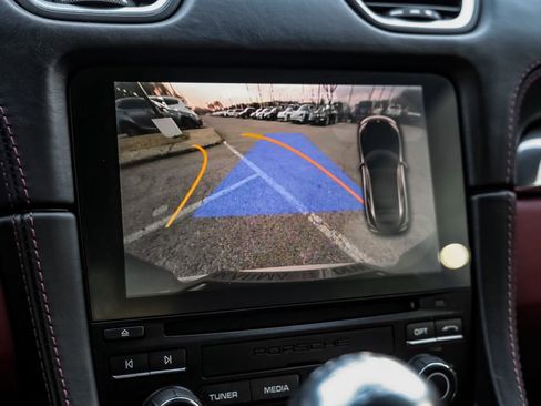 Used 2022 Porsche 718 Cayman image 17