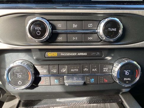 Used 2022 Ford F450 Platinum w/ FX4 Off-Road Package image 24