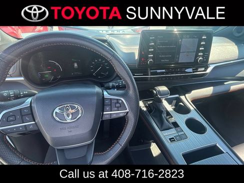 Used 2024 Toyota Sienna XSE w/ XSE Plus Package AWD/4WD image 5