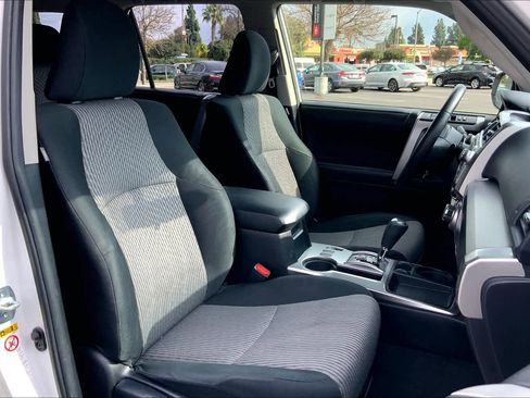 Used 2018 Toyota 4Runner SR5 RWD image 8