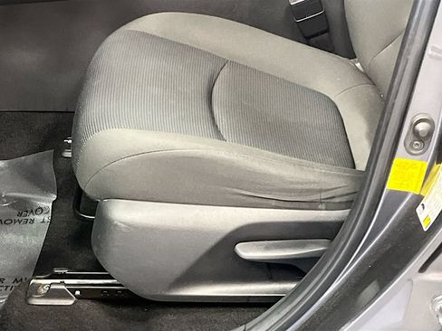 Used 2023 Toyota RAV4 LE AWD/4WD image 19