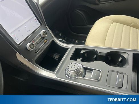 Certified 2024 Ford Edge SE image 36