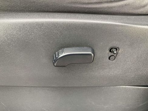 Used 2022 Nissan Frontier SV w/ Technology Package image 19