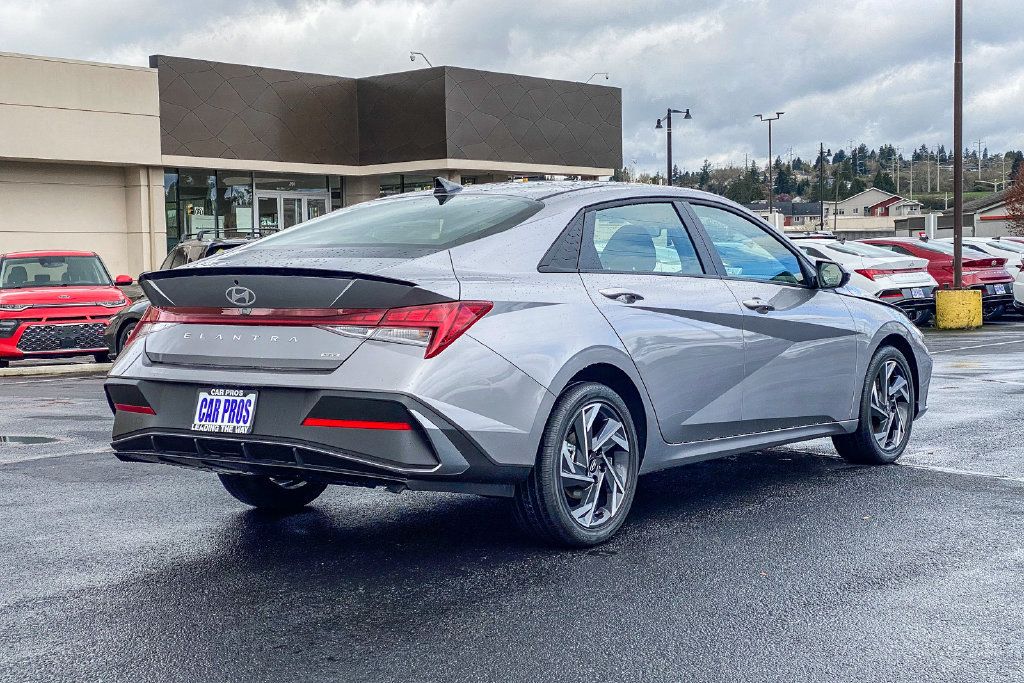 Certified 2026 Hyundai Elantra SEL FWD image 9